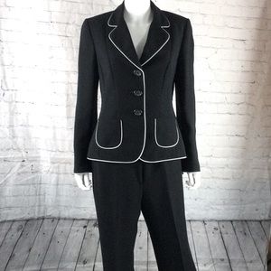 Tahari black and white suit. Size 8.